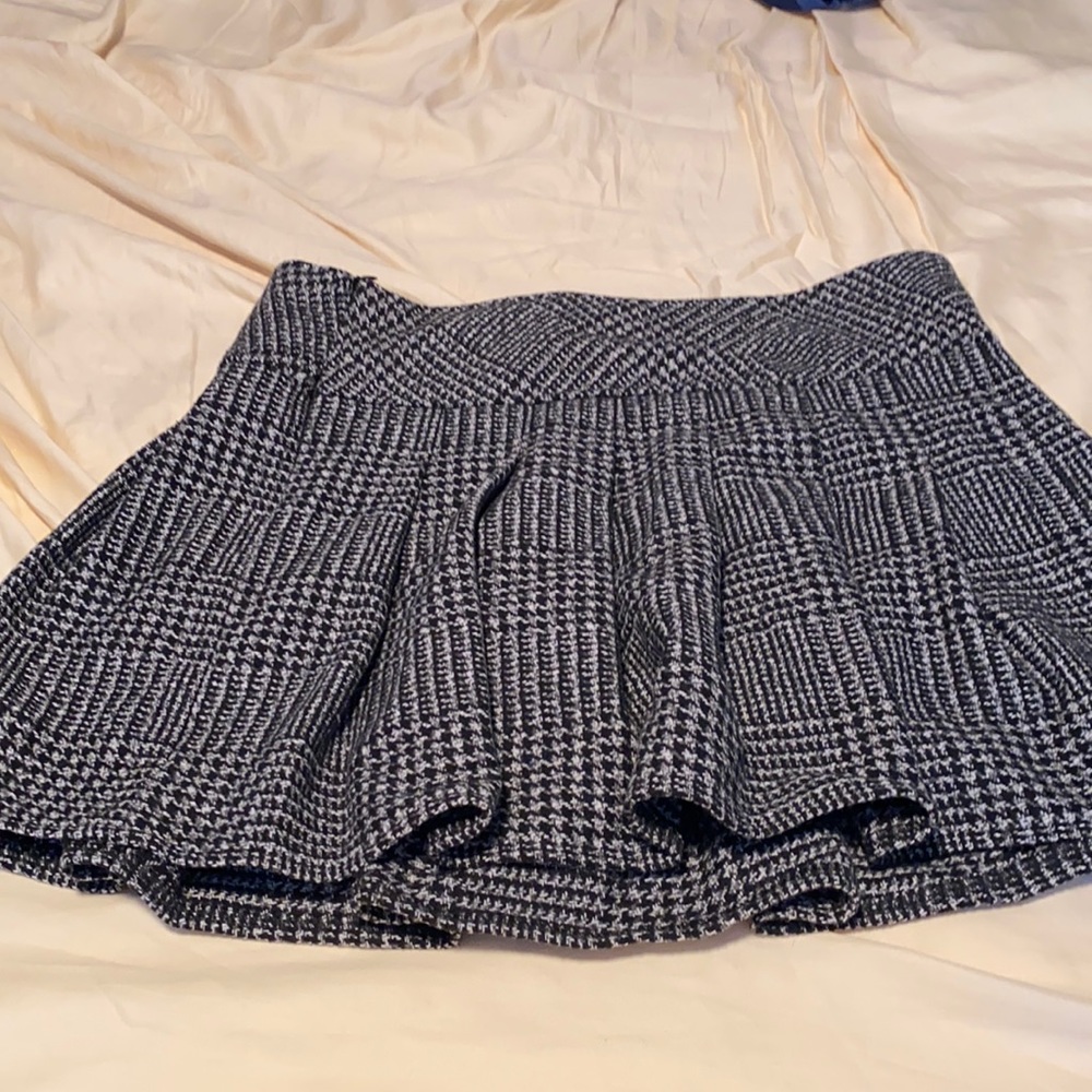 Houndstooth mini skirt